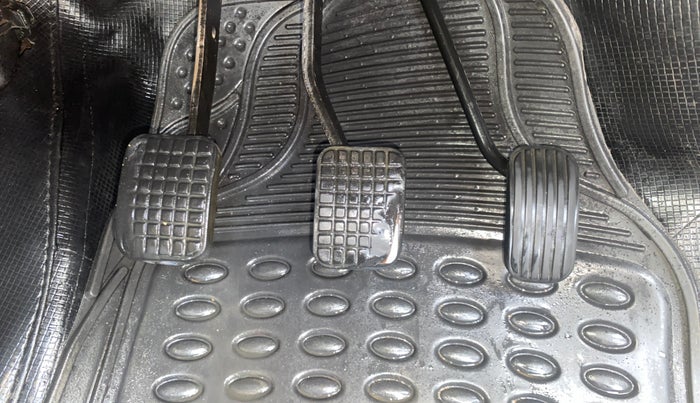 2016 Tata Tiago XZ PETROL, Petrol, Manual, 1,25,966 km, Pedals