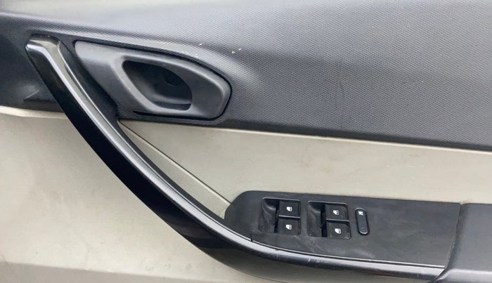 2016 Tata Tiago XZ PETROL, Petrol, Manual, 1,25,966 km, Driver Side Door Panels Control