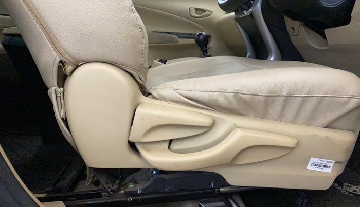 2018 Toyota YARIS J MT, Petrol, Manual, 75,472 km, Driver Side Adjustment Panel