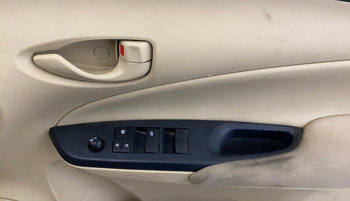 2018 Toyota YARIS J MT, Petrol, Manual, 75,472 km, Driver Side Door Panels Control