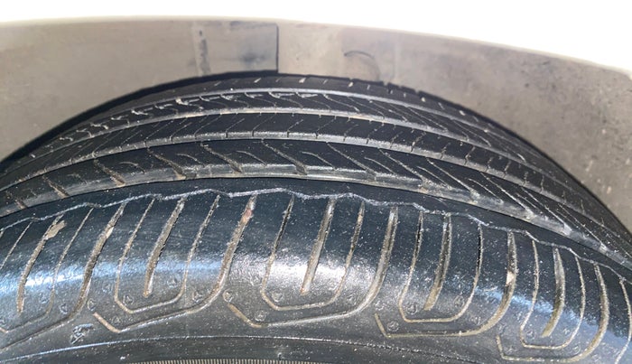 2016 Toyota Corolla Altis GL PETROL, Petrol, Manual, 51,727 km, Left Front Tyre Tread