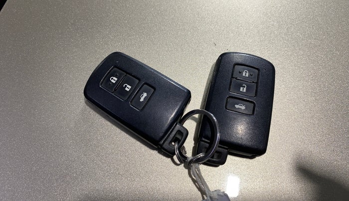 2016 Toyota Corolla Altis GL PETROL, Petrol, Manual, 51,727 km, Key Close Up
