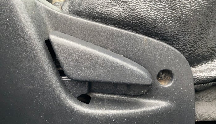 2019 Datsun Go Plus T, Petrol, Manual, 29,142 km, Driver Side Adjustment Panel