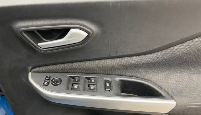 2023 Nissan MAGNITE XV AMT EZ Shift DT, Petrol, Automatic, 16,532 km, Driver Side Door Panels Control