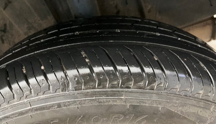 2023 Nissan MAGNITE XV AMT EZ Shift DT, Petrol, Automatic, 16,532 km, Left Rear Tyre Tread