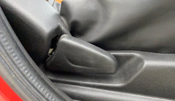 2022 Renault Kwid RXT 1.0, Petrol, Manual, 29,887 km, Driver Side Adjustment Panel