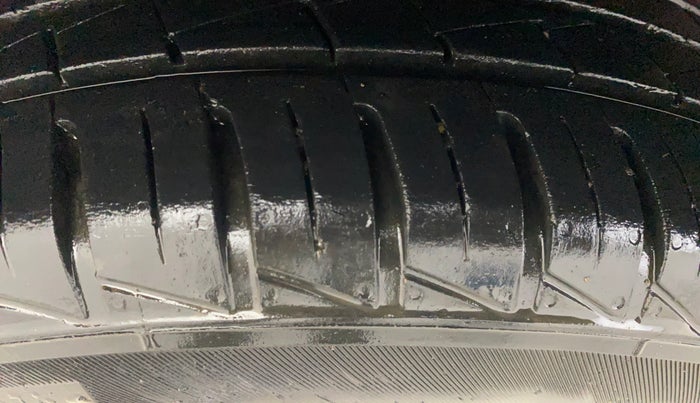 2022 Renault Kwid RXT 1.0, Petrol, Manual, 29,887 km, Right Rear Tyre Tread