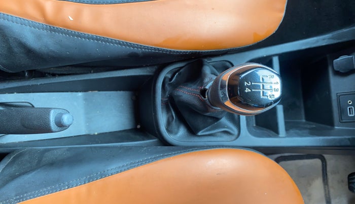 2022 Renault Kwid RXT 1.0, Petrol, Manual, 29,887 km, Gear Lever