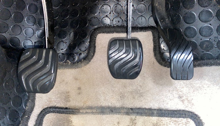 2022 Renault Kwid RXT 1.0, Petrol, Manual, 29,887 km, Pedals