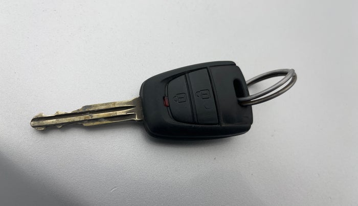 2017 Hyundai Grand i10 MAGNA 1.2 KAPPA VTVT, Petrol, Manual, 65,733 km, Key Close Up