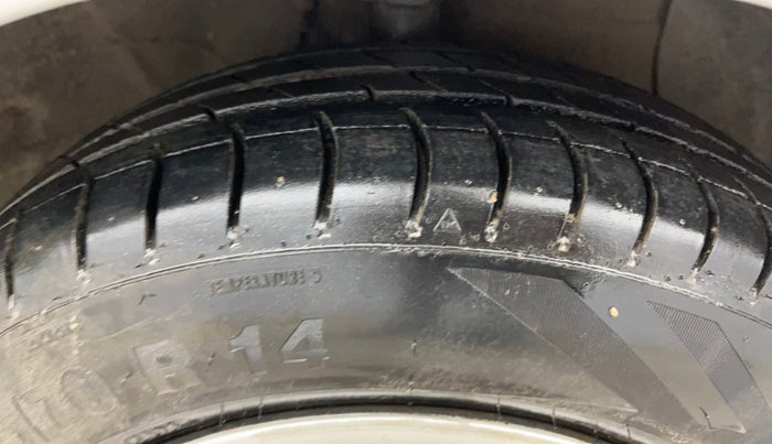 2017 Hyundai Grand i10 MAGNA 1.2 KAPPA VTVT, Petrol, Manual, 65,733 km, Right Front Tyre Tread