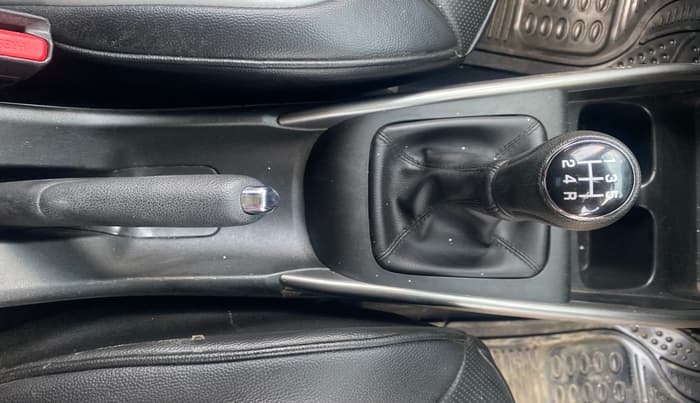 2023 Maruti Baleno ALPHA PETROL 1.2, Petrol, Manual, 48,307 km, Gear Lever