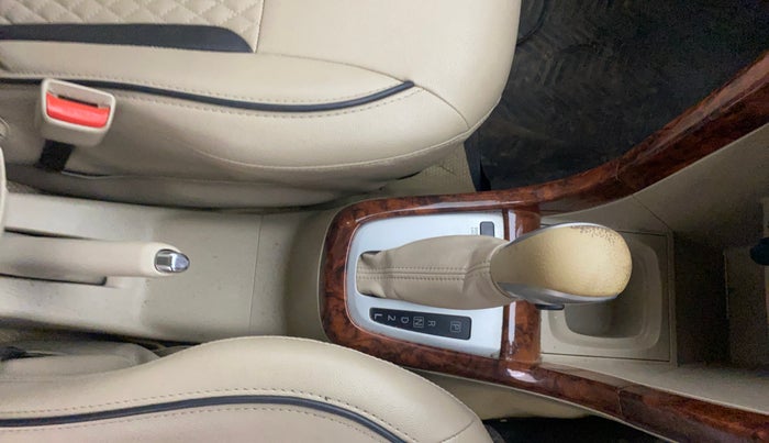 2017 Maruti Ertiga VXI AT, Petrol, Automatic, 29,579 km, Gear Lever