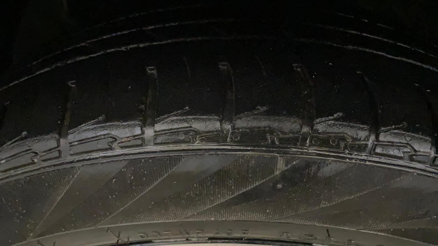 2021 MG HECTOR SHARP 1.5 DCT PETROL, Petrol, Automatic, 55,115 km, Left Front Tyre Tread