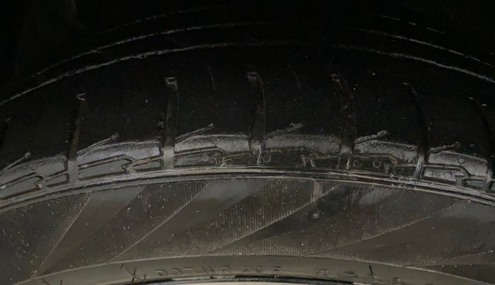 2021 MG HECTOR SHARP 1.5 DCT PETROL, Petrol, Automatic, 55,082 km, Left Front Tyre Tread