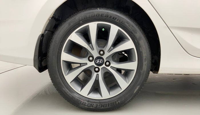 2015 Hyundai Verna FLUIDIC 4S 1.6 VTVT S(O), Petrol, Manual, 99,131 km, Right Rear Wheel
