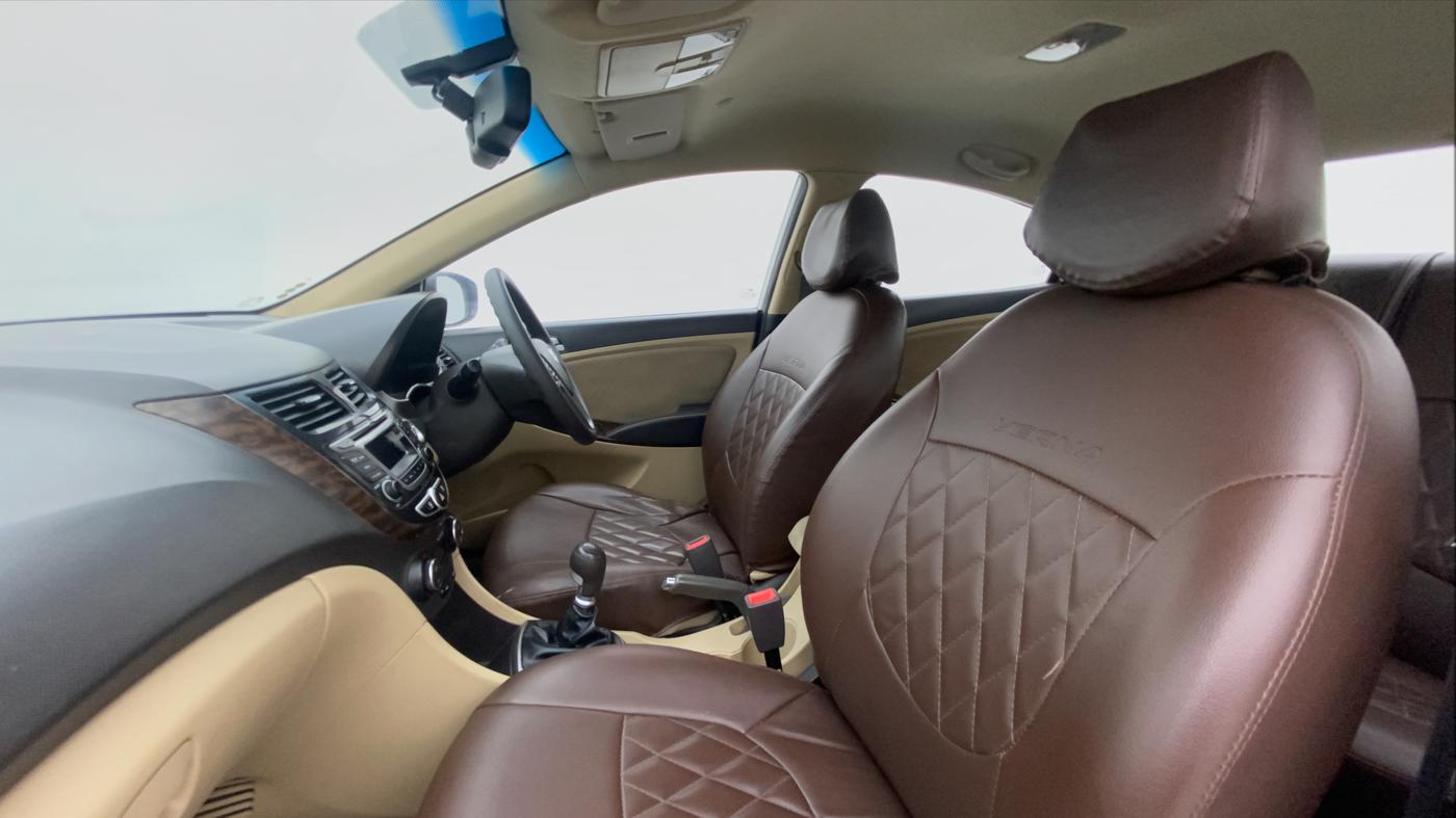 2015 Hyundai Verna FLUIDIC 4S 1.6 VTVT S(O), Petrol, Manual, 99,131 km, Right Side Front Door Cabin