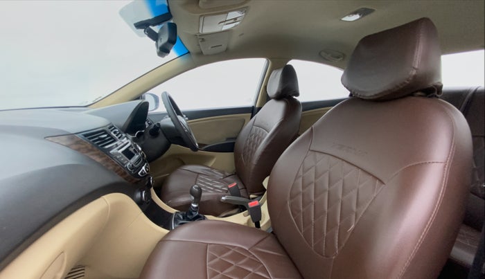 2015 Hyundai Verna FLUIDIC 4S 1.6 VTVT S(O), Petrol, Manual, 99,131 km, Right Side Front Door Cabin