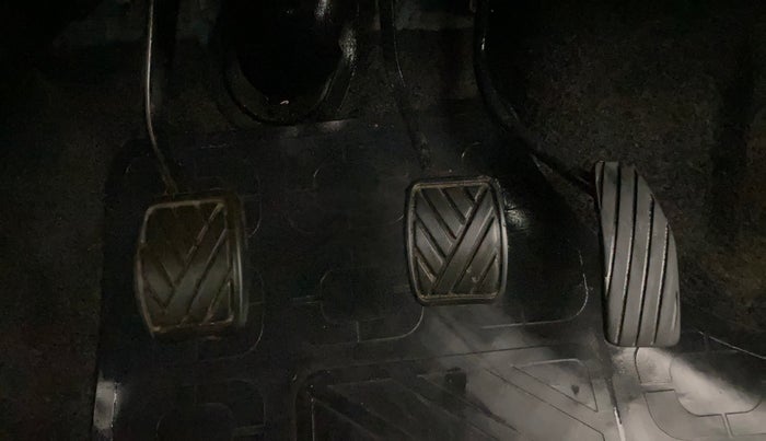 2014 Maruti Wagon R 1.0 LXI, Petrol, Manual, 18,557 km, Pedals