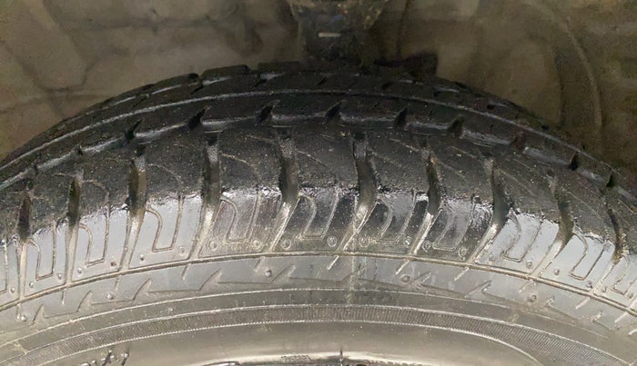 2014 Maruti Wagon R 1.0 LXI, Petrol, Manual, 18,557 km, Left Front Tyre Tread