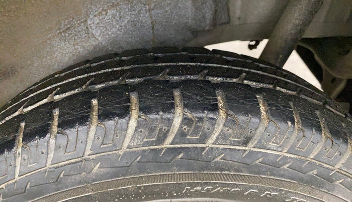 2014 Maruti Wagon R 1.0 LXI, Petrol, Manual, 18,557 km, Left Rear Tyre Tread