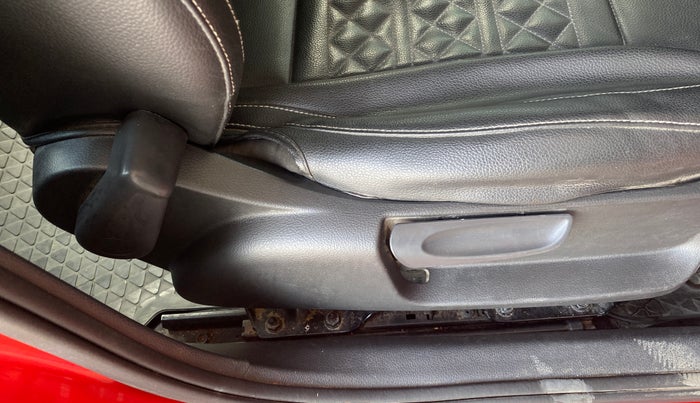 2017 Volkswagen Polo COMFORTLINE 1.2L, Petrol, Manual, 35,229 km, Driver Side Adjustment Panel