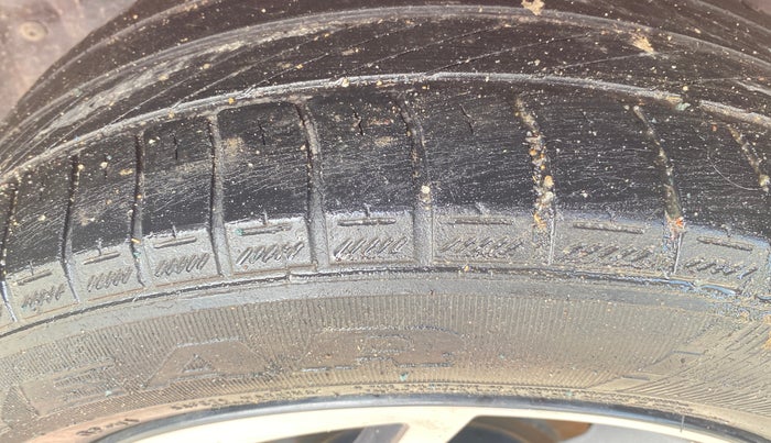 2017 Volkswagen Polo COMFORTLINE 1.2L, Petrol, Manual, 35,229 km, Left Rear Tyre Tread