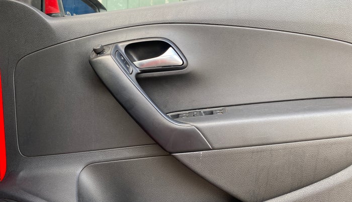 2017 Volkswagen Polo COMFORTLINE 1.2L, Petrol, Manual, 35,229 km, Driver Side Door Panels Control