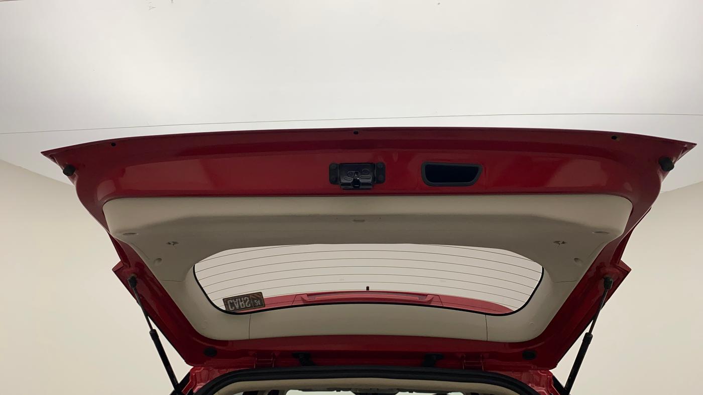 2021 Mahindra XUV300 W8 (O) 1.5 DIESEL, Diesel, Manual, 38,895 km, Boot Door Open