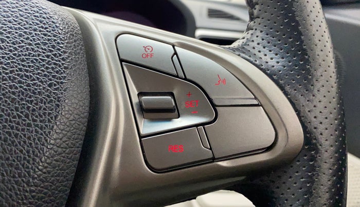2021 Mahindra XUV300 W8 (O) 1.5 DIESEL, Diesel, Manual, 38,895 km, Adaptive Cruise Control