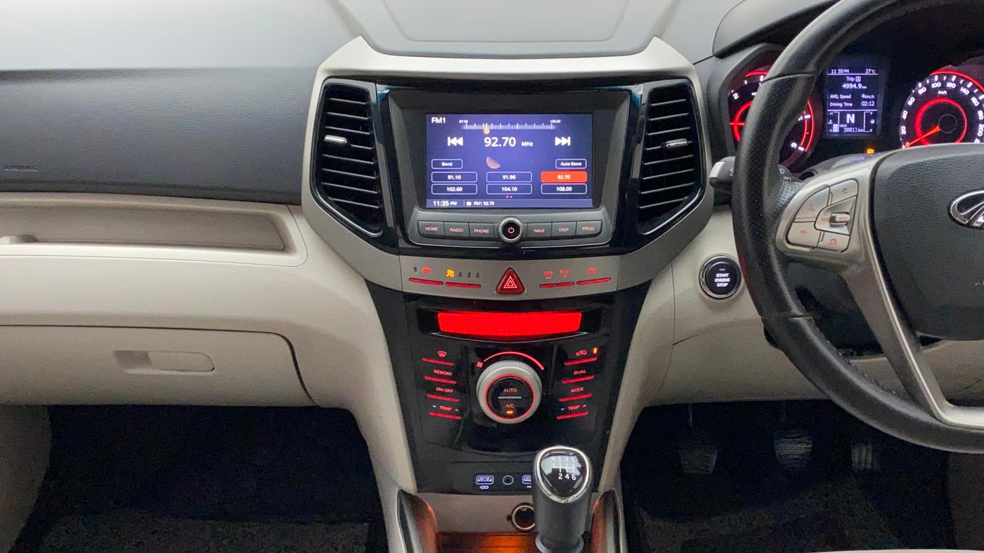 2021 Mahindra XUV300 W8 (O) 1.5 DIESEL, Diesel, Manual, 38,895 km, Air Conditioner
