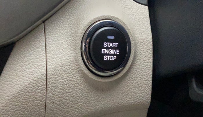2021 Mahindra XUV300 W8 (O) 1.5 DIESEL, Diesel, Manual, 38,895 km, Keyless Start/ Stop Button