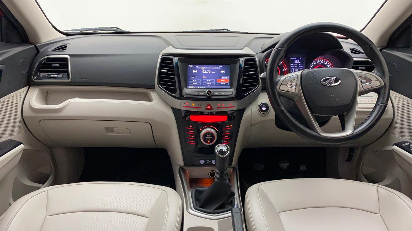 2021 Mahindra XUV300 W8 (O) 1.5 DIESEL, Diesel, Manual, 38,895 km, Dashboard
