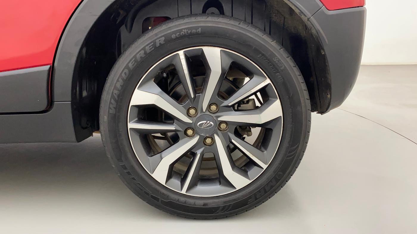 2021 Mahindra XUV300 W8 (O) 1.5 DIESEL, Diesel, Manual, 38,895 km, Left Rear Wheel