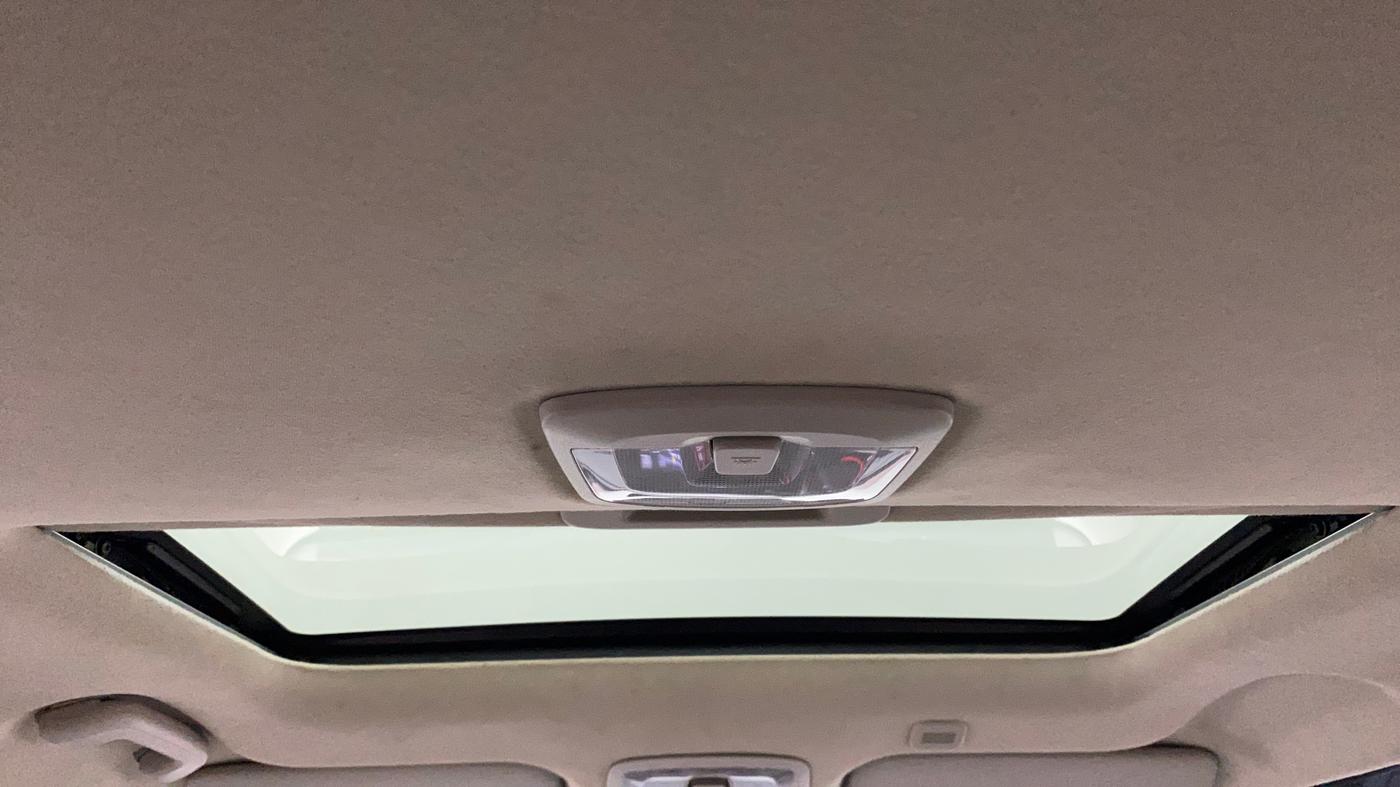 2021 Mahindra XUV300 W8 (O) 1.5 DIESEL, Diesel, Manual, 38,895 km, Moonroof/ Sunroof