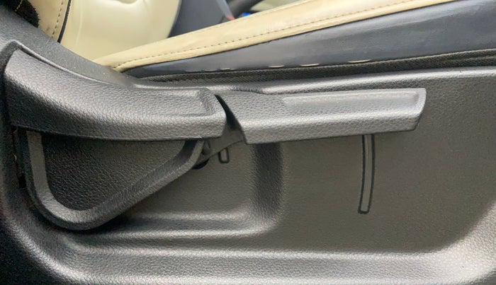 2022 KIA CARENS LUXURY PLUS 1.4 PETROL DCT 7 STR, Petrol, Automatic, 47,770 km, Driver Side Adjustment Panel