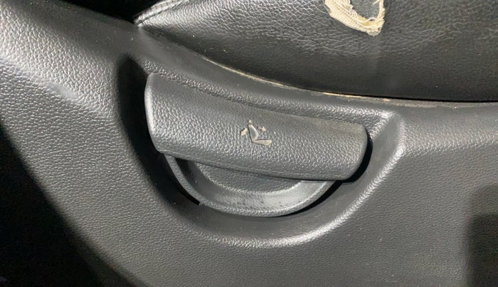 2019 Hyundai Grand i10 MAGNA 1.2 KAPPA VTVT, Petrol, Manual, 59,024 km, Driver Side Adjustment Panel