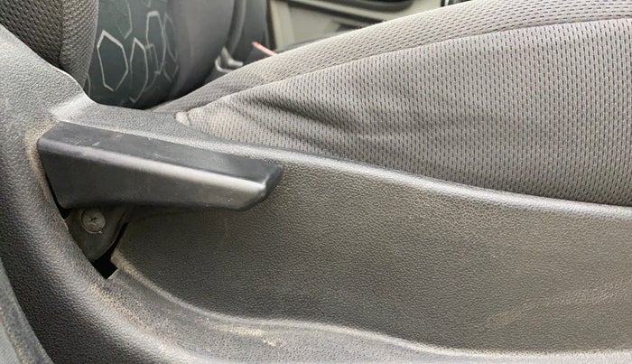 2017 Tata Tiago XT PETROL, Petrol, Manual, 1,05,773 km, Driver Side Adjustment Panel