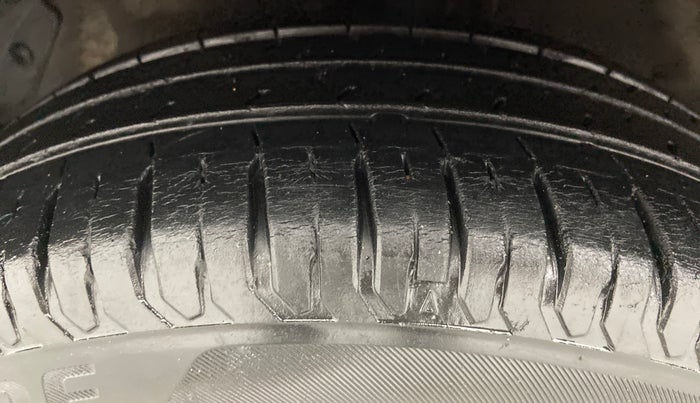 2009 Hyundai i20 MAGNA 1.2 VTVT, Petrol, Manual, 76,348 km, Left Front Tyre Tread