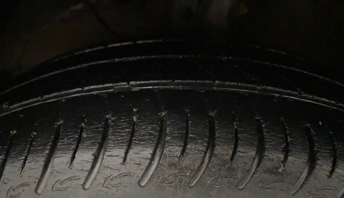 2019 Maruti Baleno SIGMA PETROL 1.2, Petrol, Manual, 39,926 km, Left Front Tyre Tread