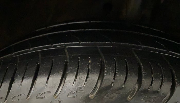 2019 Maruti Baleno SIGMA PETROL 1.2, Petrol, Manual, 39,926 km, Right Front Tyre Tread