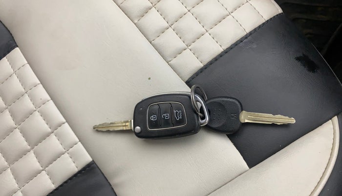 2021 Hyundai VENUE SX 1.0 TURBO, Petrol, Manual, 78,864 km, Key Close Up