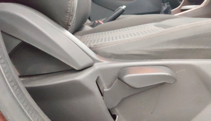 2018 Ford FREESTYLE TITANIUM PLUS 1.2 PETROL, Petrol, Manual, 56,361 km, Driver Side Adjustment Panel