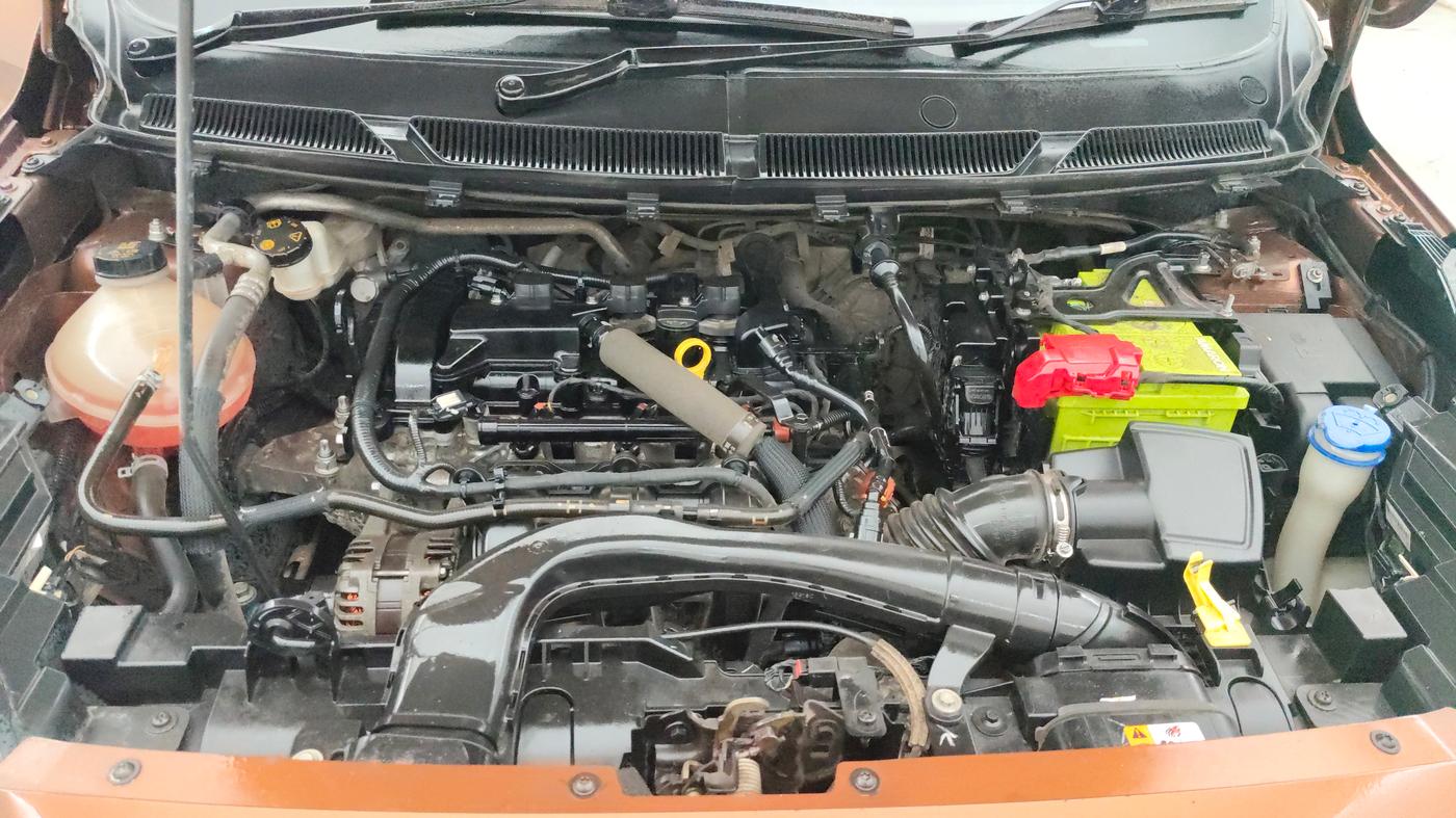 2018 Ford FREESTYLE TITANIUM PLUS 1.2 PETROL, Petrol, Manual, 56,361 km, Engine View