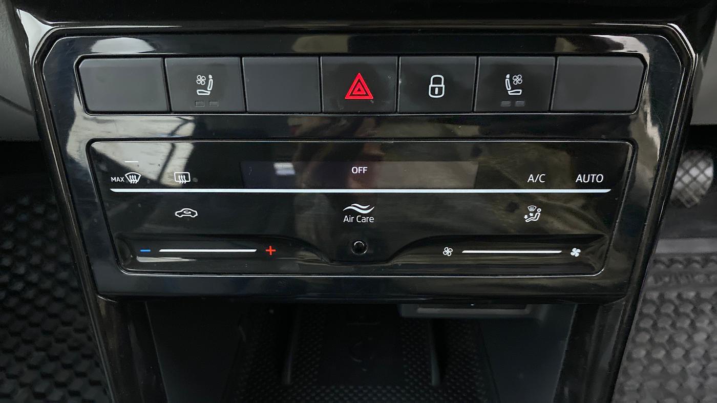 2021 Skoda KUSHAQ STYLE 1.0TSI AT, Petrol, Automatic, 14,897 km, Automatic Climate Control