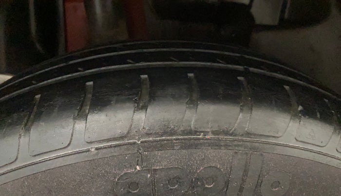 2018 Maruti Swift VXI, Petrol, Manual, 57,413 km, Right Rear Tyre Tread