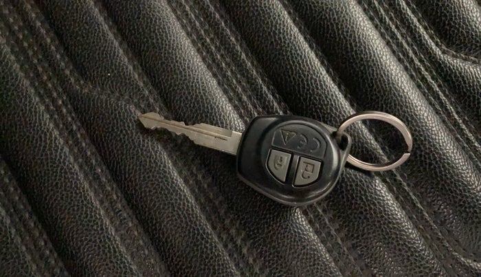 2018 Maruti Swift VXI, Petrol, Manual, 57,413 km, Key Close Up