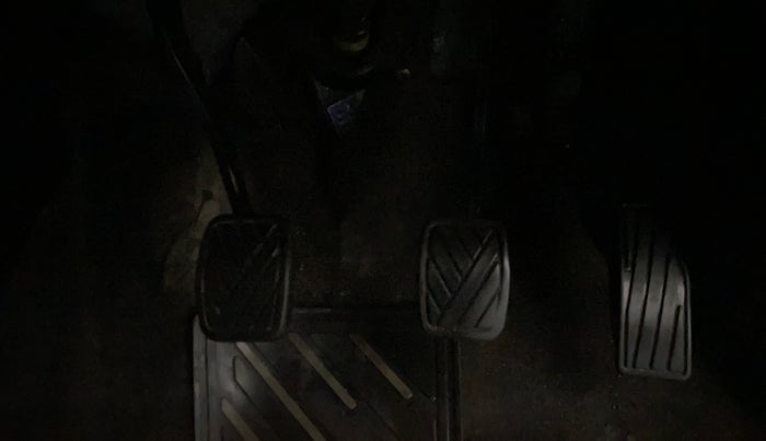 2018 Maruti Swift VXI, Petrol, Manual, 57,413 km, Pedals