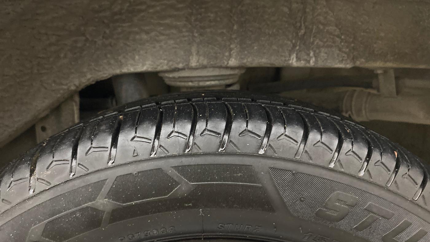 2015 Maruti Alto K10 VXI, Petrol, Manual, 76,050 km, Left Rear Tyre Tread