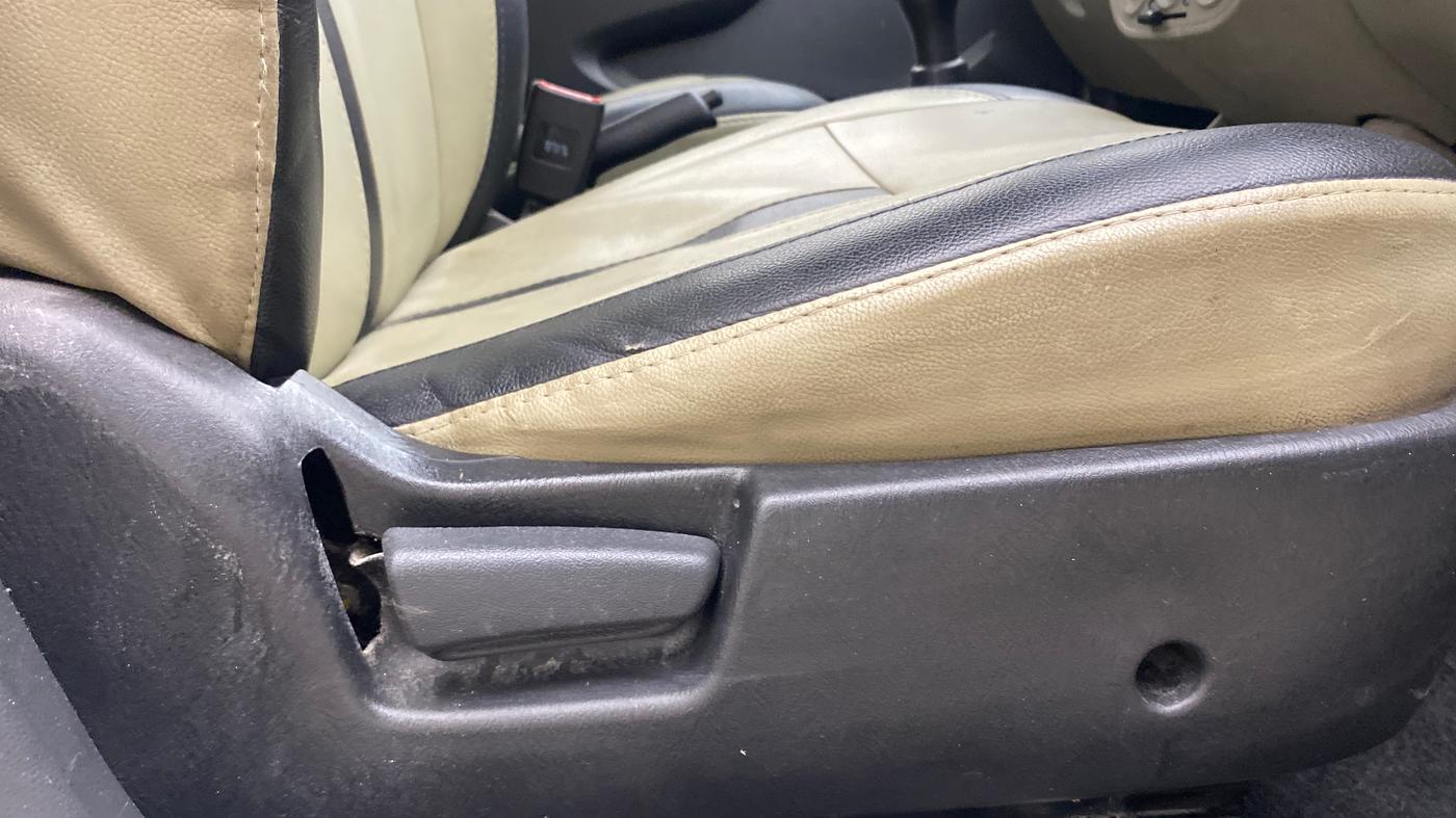 2015 Maruti Alto K10 VXI, Petrol, Manual, 76,050 km, Driver Side Adjustment Panel